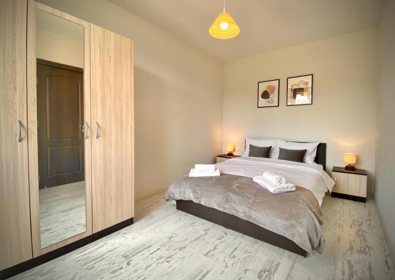 Cozy & Modern 1Br Apart For 4 Guests Next To Medical University & Free Parking Stara Zagora Eksteriør bilde