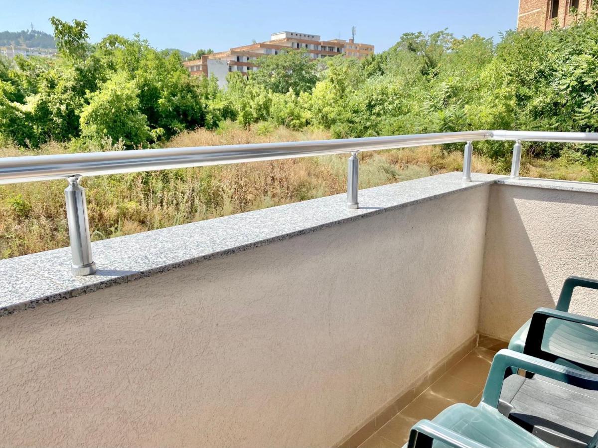 Cozy & Modern 1Br Apart For 4 Guests Next To Medical University & Free Parking Stara Zagora Eksteriør bilde
